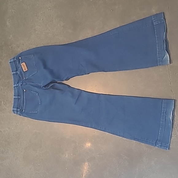 FREE PEOPLE x WRANGLER EXAGGERATED BOOT FLARE JEANS - Picture 11 of 13